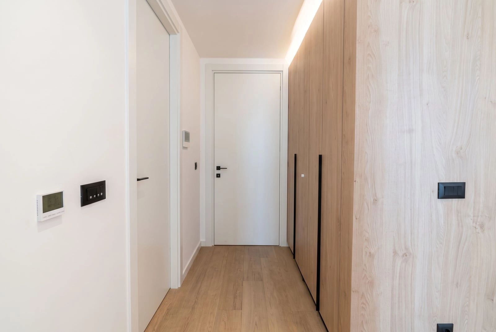 Jednosoban-stan-sa-terasom-u-kompleksu-Onia-Budva-5 Izdavanje: Jednosoban stan 62 m² – Budva — fotografija 6