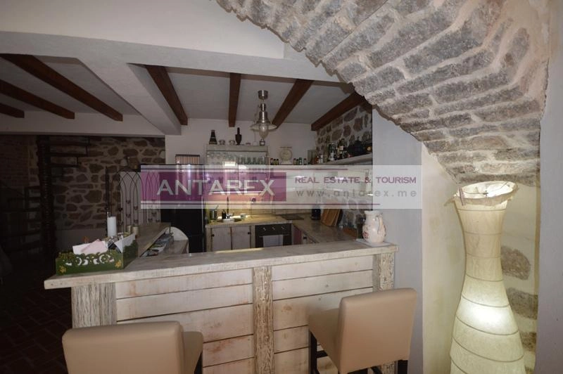 Dvosoban-stan-u-kamenoj-kuci-stari-grad-Herceg-Novi-5 Dvosoban stan 106 m² – Herceg Novi — fotografija 6