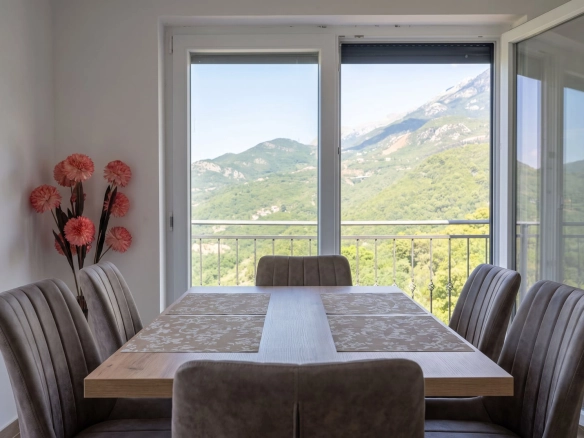 Izdavanje: Dvosoban stan 90 m² – Bečići, Budva — fotografija 2