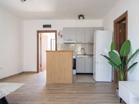 Izdavanje: Dvosoban stan 90 m² – Bečići, Budva — fotografija 3