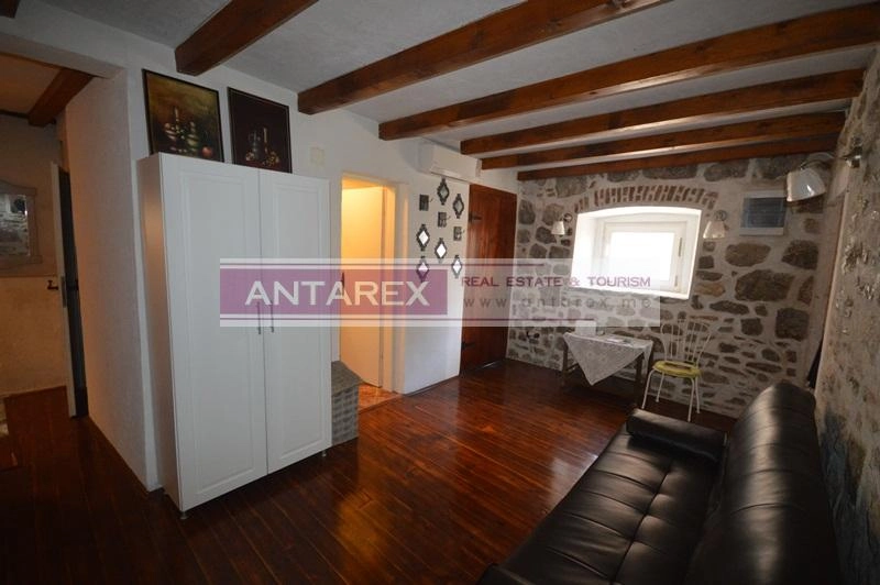 Dvosoban-stan-u-kamenoj-kuci-stari-grad-Herceg-Novi-14 Dvosoban stan 106 m² – Herceg Novi — fotografija 15