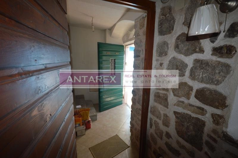 Dvosoban-stan-u-kamenoj-kuci-stari-grad-Herceg-Novi-17 Dvosoban stan 106 m² – Herceg Novi — fotografija 18