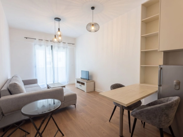 Izdavanje: Jednosoban stan 53 m² – Bečići, Budva — fotografija 2