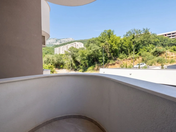 Izdavanje: Jednosoban stan 53 m² – Bečići, Budva — fotografija 9