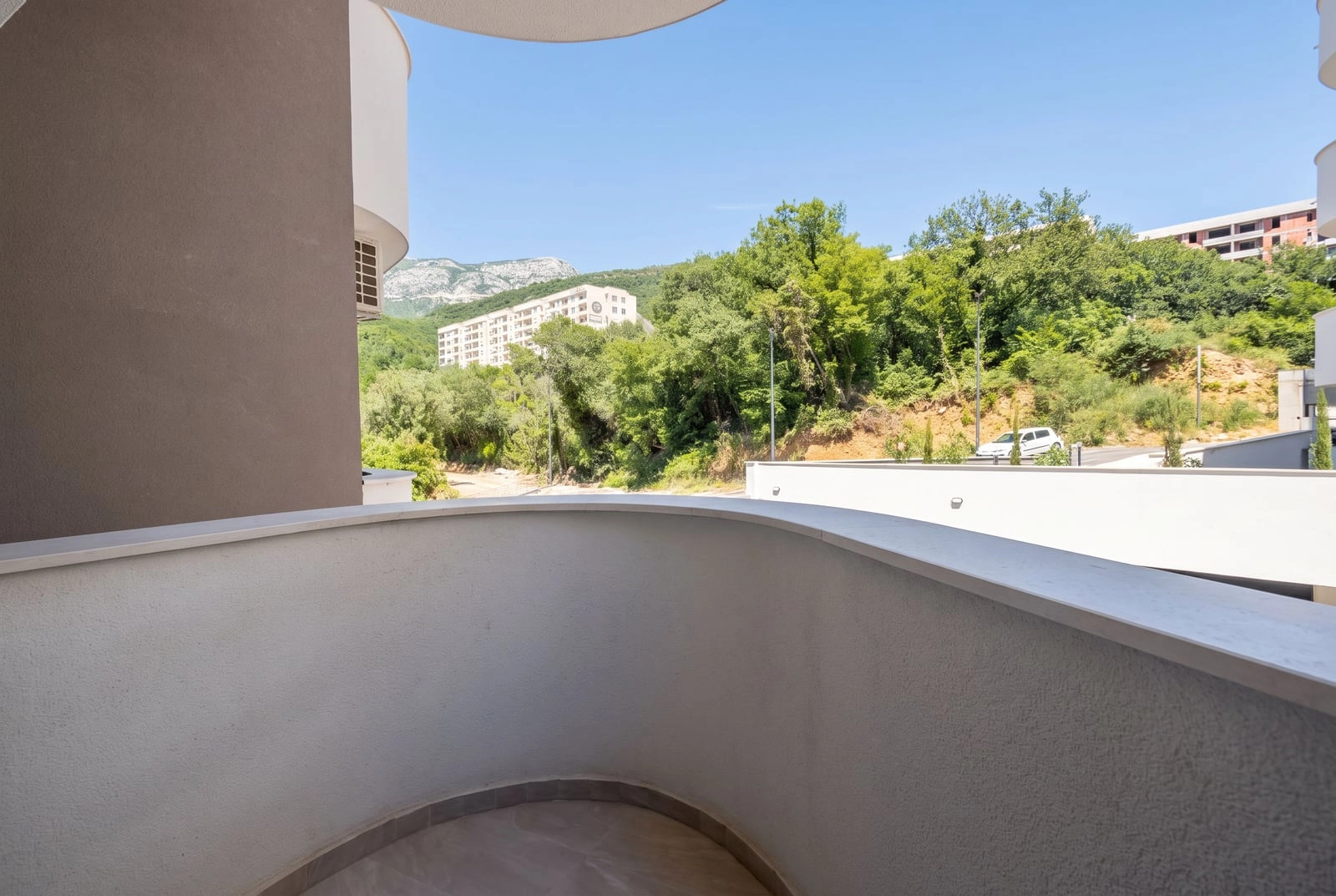 Jednosoban-stan-sa-terasom-u-Becicima-Budva-8 Izdavanje: Jednosoban stan 53 m² – Bečići, Budva — fotografija 9