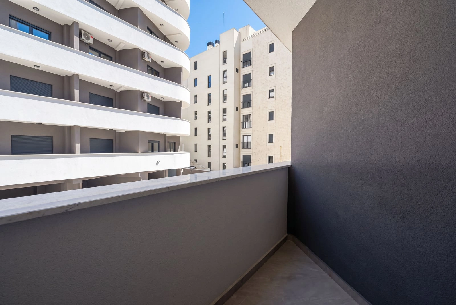 Jednosoban-stan-sa-terasom-u-Becicima-Budva-9 Izdavanje: Jednosoban stan 53 m² – Bečići, Budva — fotografija 10