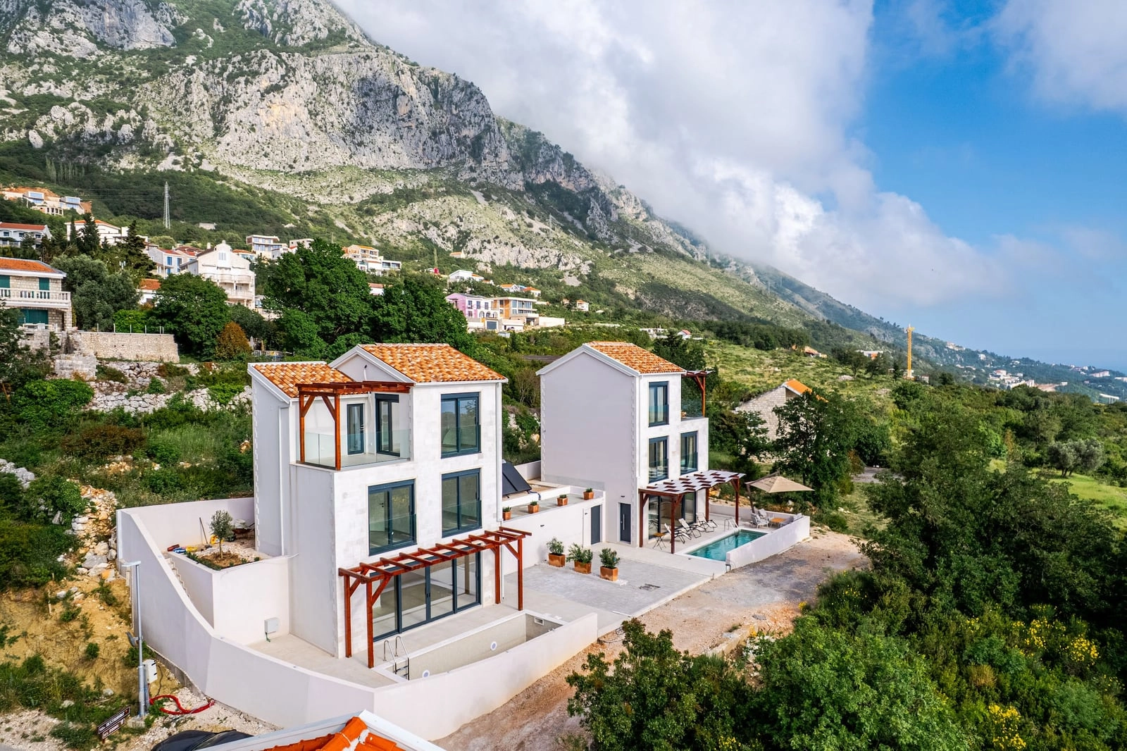 Vila sa bazenom u Blizikućama