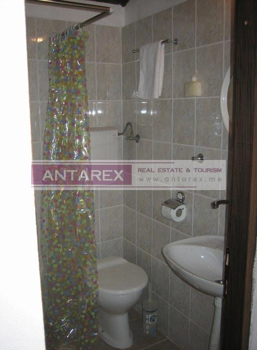 Kuca-sa-apartmanima-na-Lustici-4 Kuća 240 m² – Luštica — fotografija 5