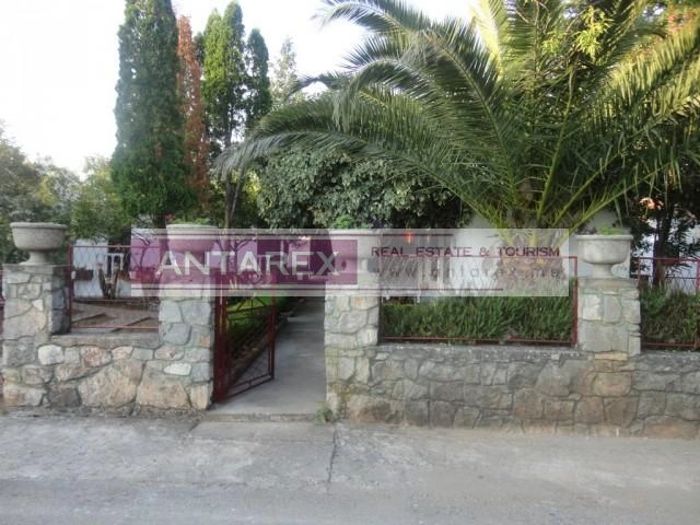 Kuca-sa-dvoristem-u-DJurasevicima-Tivat Kuća sa dvorištem u Đuraševićima
