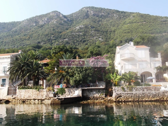 Kuća sa molom na prvoj liniji u Stolivu