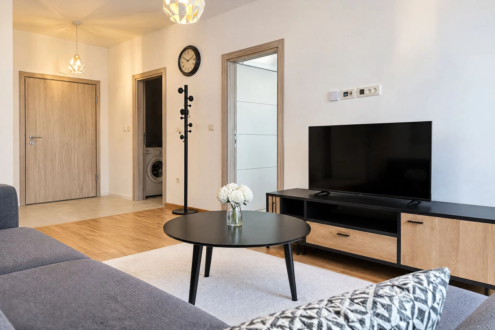 Jednosoban-stan-35-m²-u-Babiloniji-Budva-2 Jednosoban stan 35 m² – Babilonija, Budva — fotografija 3