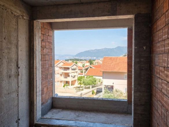 Dvosoban stan 57 m² – Tivat — fotografija 3