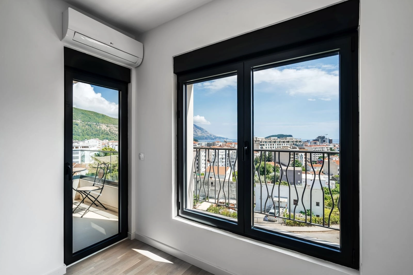 Penthaus-sa-pogledom-na-more-Dubovica-Budva-16 Dvosoban stan 168 m² – Dubovica, Budva — fotografija 17