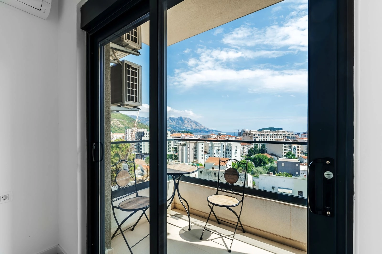 Penthaus-sa-pogledom-na-more-Dubovica-Budva-17 Dvosoban stan 168 m² – Dubovica, Budva — fotografija 18