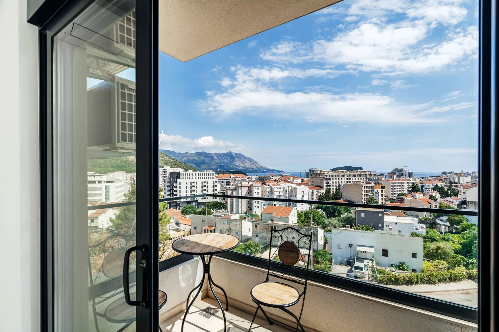 Penthaus-sa-pogledom-na-more-Dubovica-Budva-18 Dvosoban stan 168 m² – Dubovica, Budva — fotografija 19