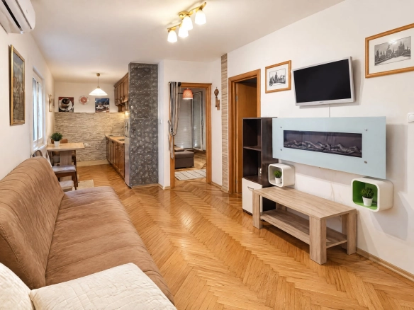Dvosoban stan sa vrtom u Babinom Dolu