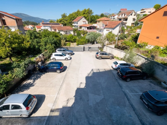 Trosoban stan 91 m² – Tivat — fotografija 20