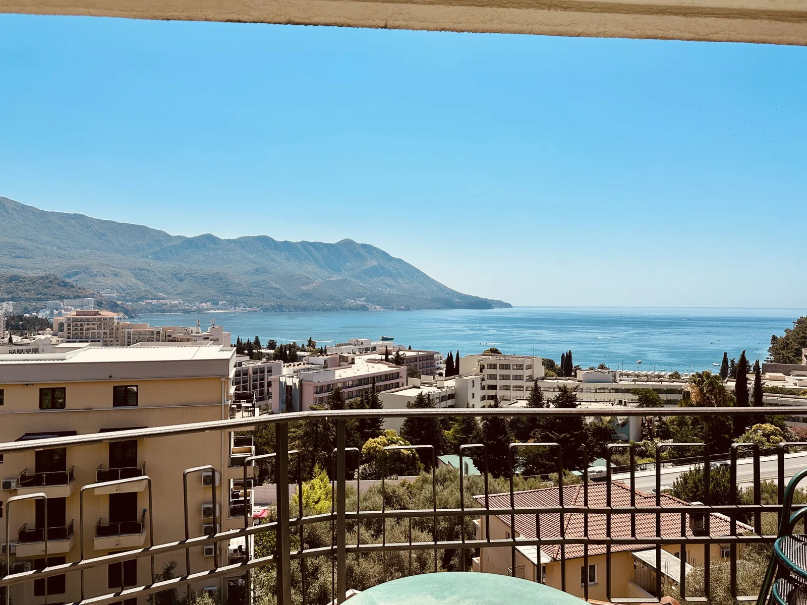 Jednosoban-stan-s-terasom-u-Becicima-Budva-10 Izdavanje: Jednosoban stan 47 m² – Bečići, Budva — fotografija 11