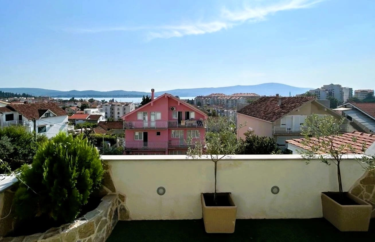Dvosoban-stan-sa-terasom-u-Tivtu-5 Dvosoban stan 83 m² – Tivat — fotografija 6