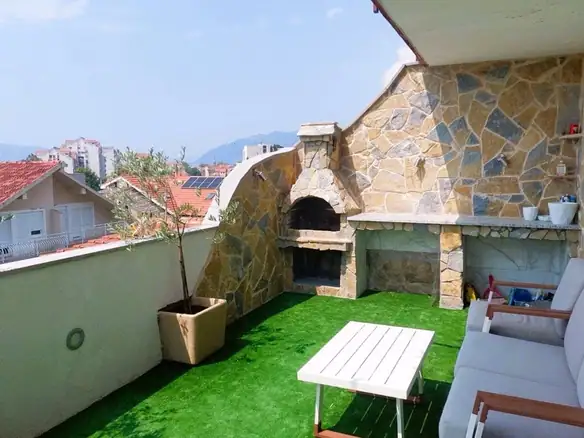 Dvosoban stan 83 m² – Tivat — fotografija 10