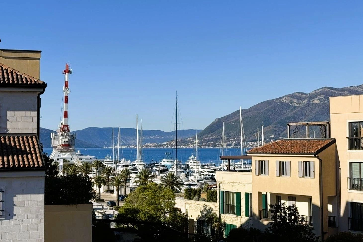 Penthaus-sa-terasom-u-Porto-Montenegru-Tivat Penthaus sa terasom u Porto Montenegru