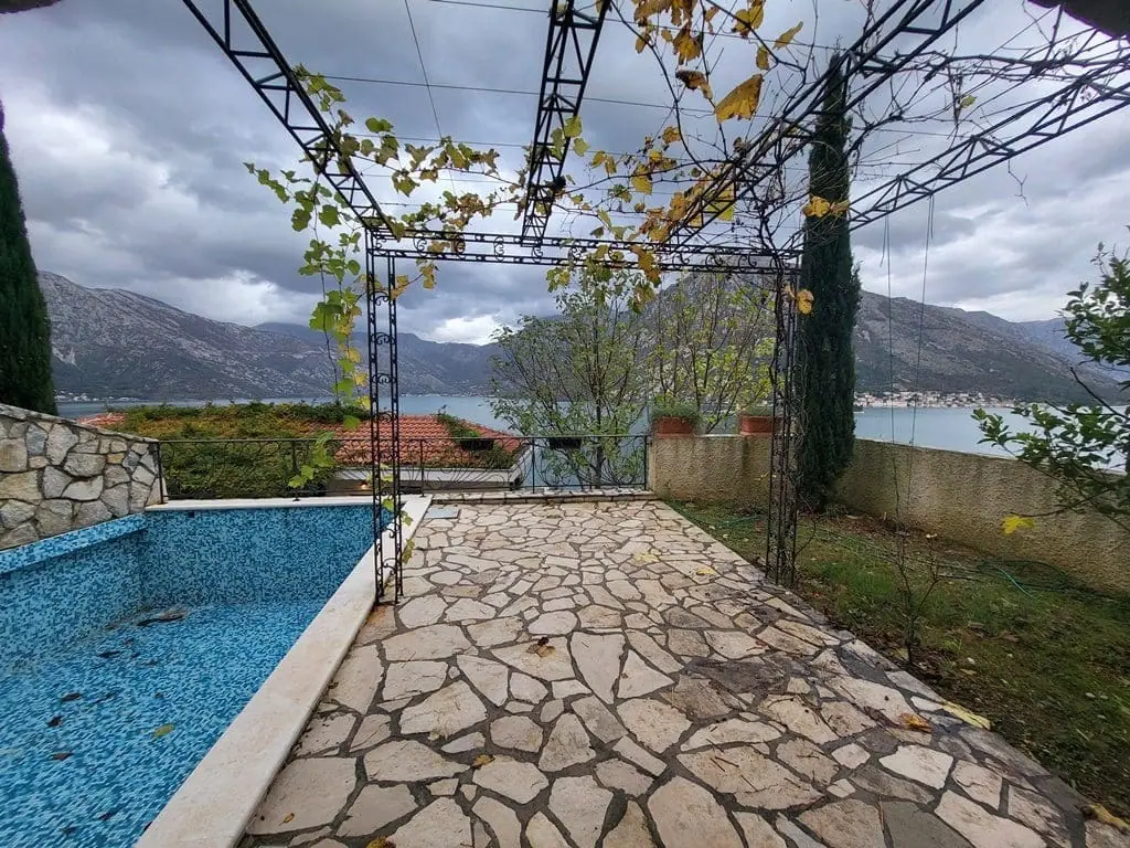 Trosoban-stan-sa-pogledom-na-more-Kostanjica-Kotor-8 Trosoban stan 126 m² – Kotor — fotografija 9