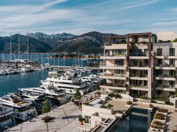 Dvosoban stan 266 m² – Tivat — fotografija 14