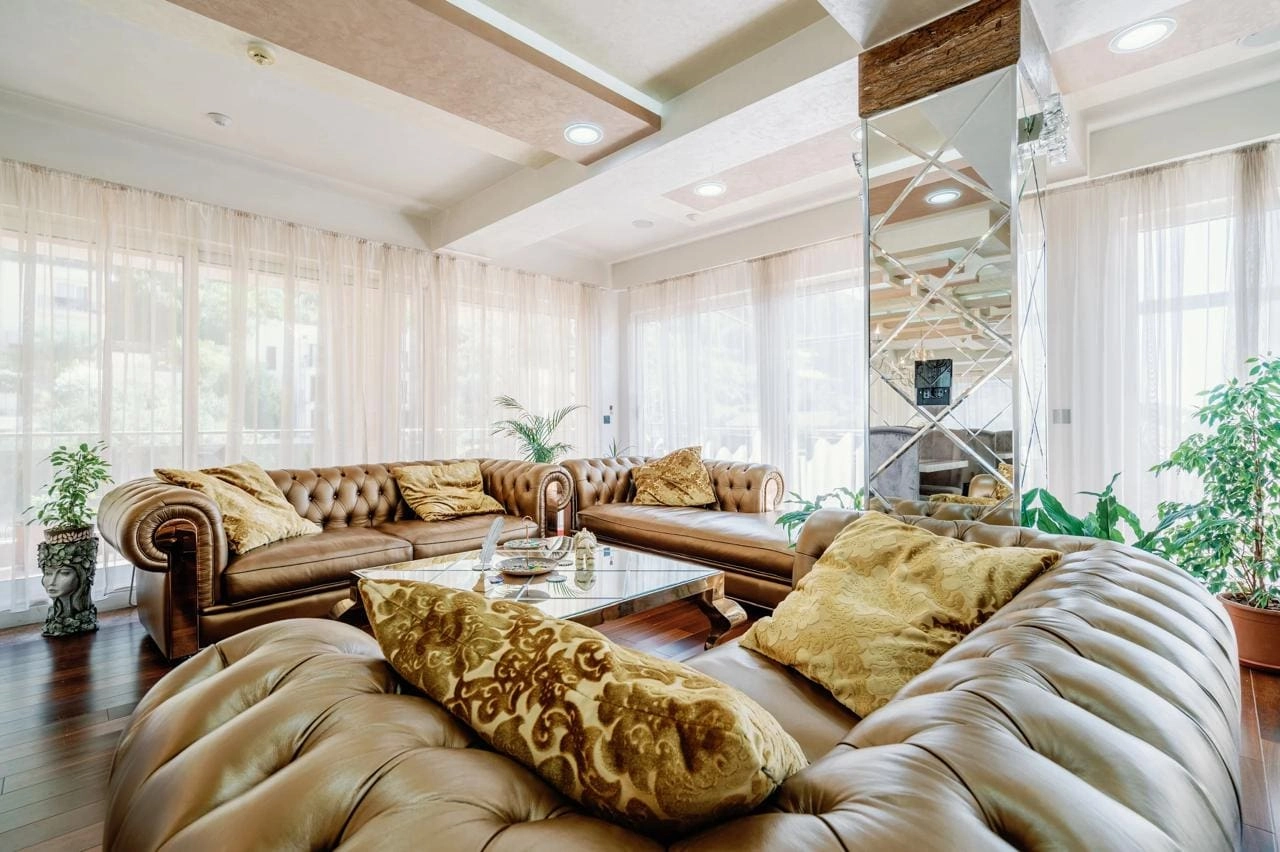 Penthaus-sa-krovnom-terasom-i-bazenom-u-Budvi-11 Trosoban stan 400 m² – Budva — fotografija 12
