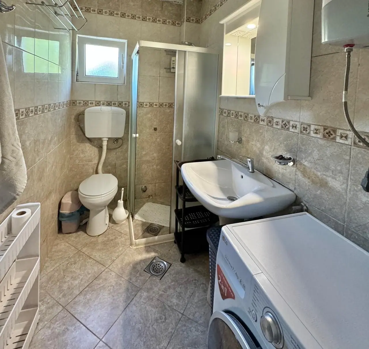 Vila-sa-bazenom-i-pogledom-na-more-u-Becicima-Budva-11 Kuća 286 m² – Bečići, Budva — fotografija 12