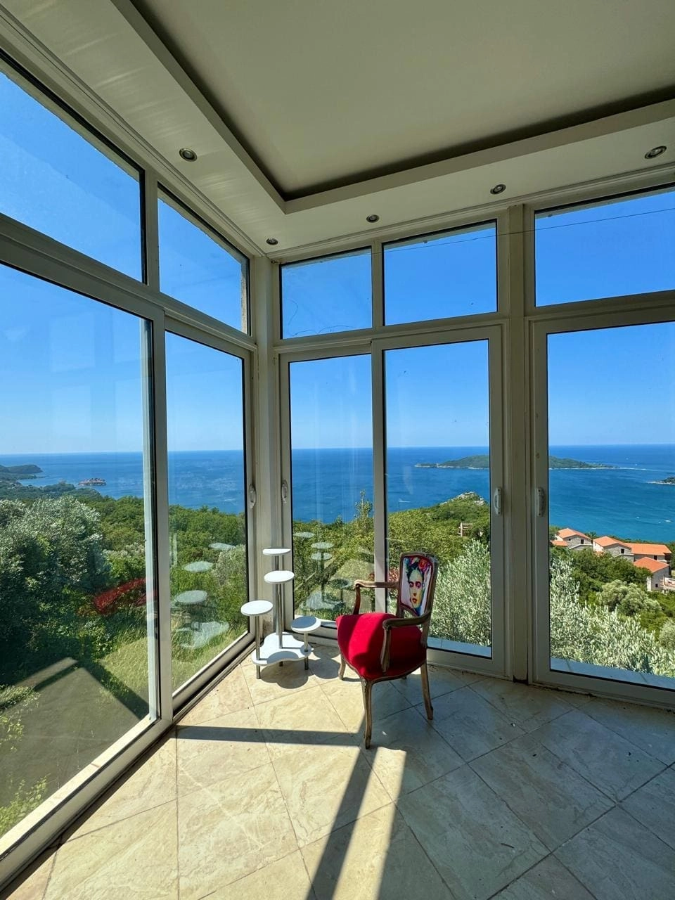 Vila-sa-bazenom-i-pogledom-na-more-u-Becicima-Budva-17 Kuća 286 m² – Bečići, Budva — fotografija 18