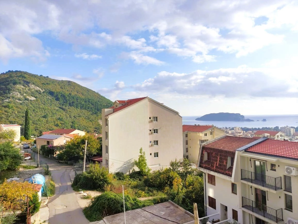 Kuca-sa-pogledom-na-more-u-naselju-Lazi-Budva-1 Kuća 337 m² – Lazi, Budva — fotografija 2