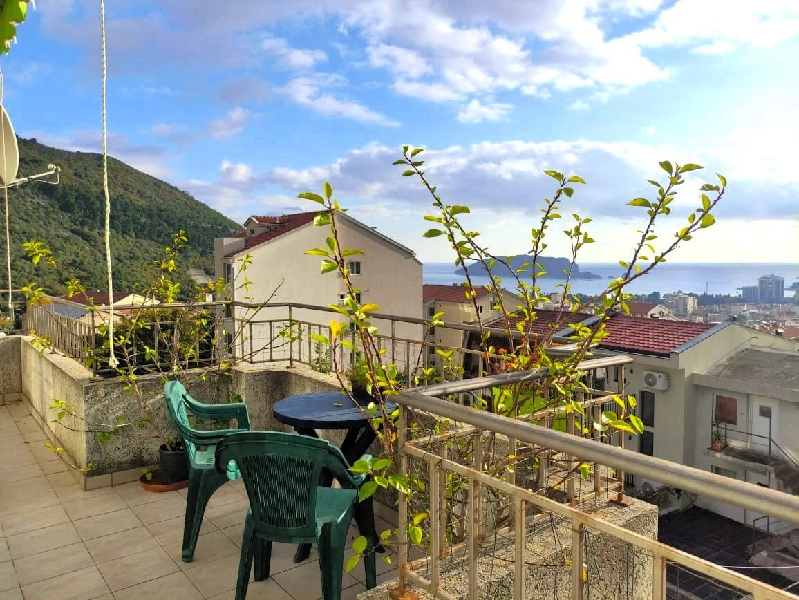 Kuca-sa-pogledom-na-more-u-naselju-Lazi-Budva-2 Kuća 337 m² – Lazi, Budva — fotografija 3