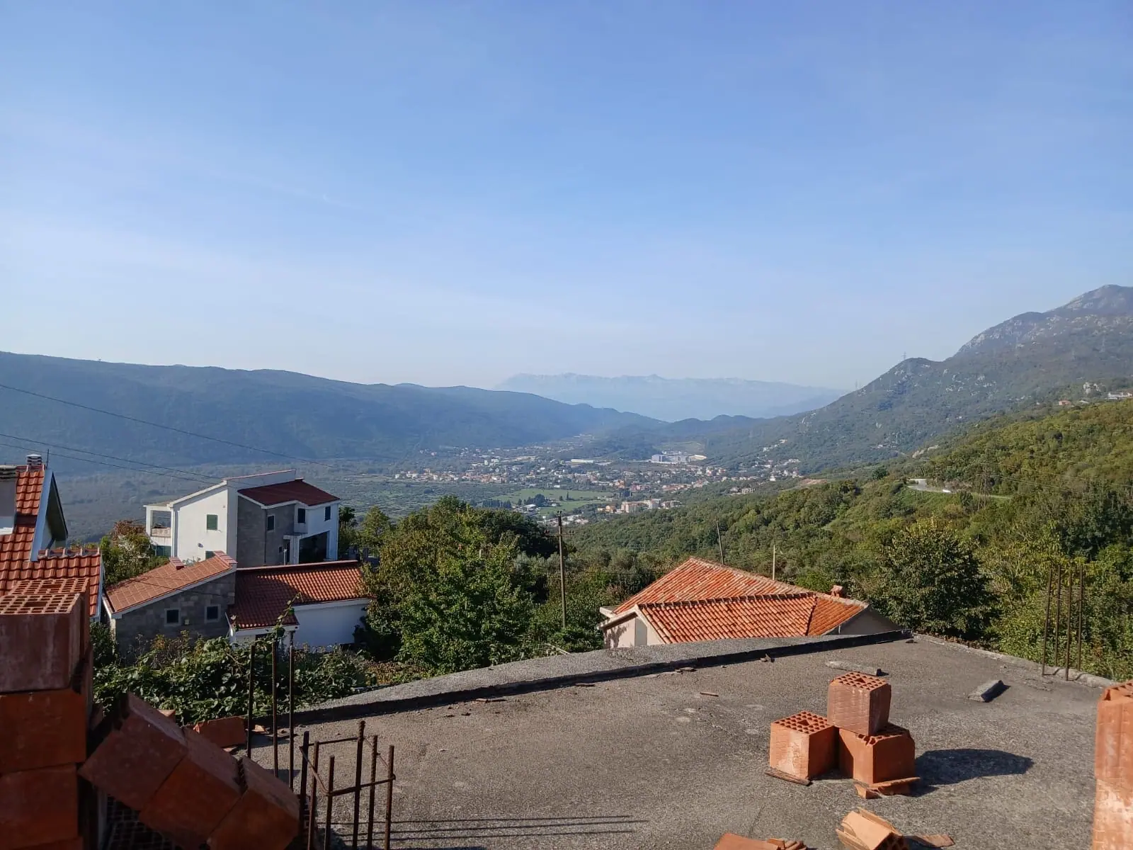 Kuca-sa-osam-stanova-u-Seocu-Budva-1 Kuća 1.300 m² – Seoce, Budva — fotografija 2