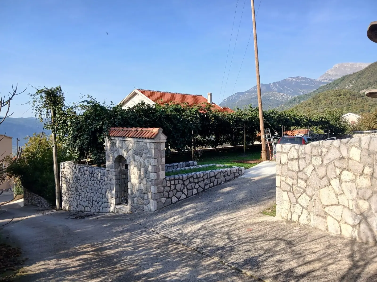 Kuca-sa-osam-stanova-u-Seocu-Budva-6 Kuća 1.300 m² – Seoce, Budva — fotografija 7