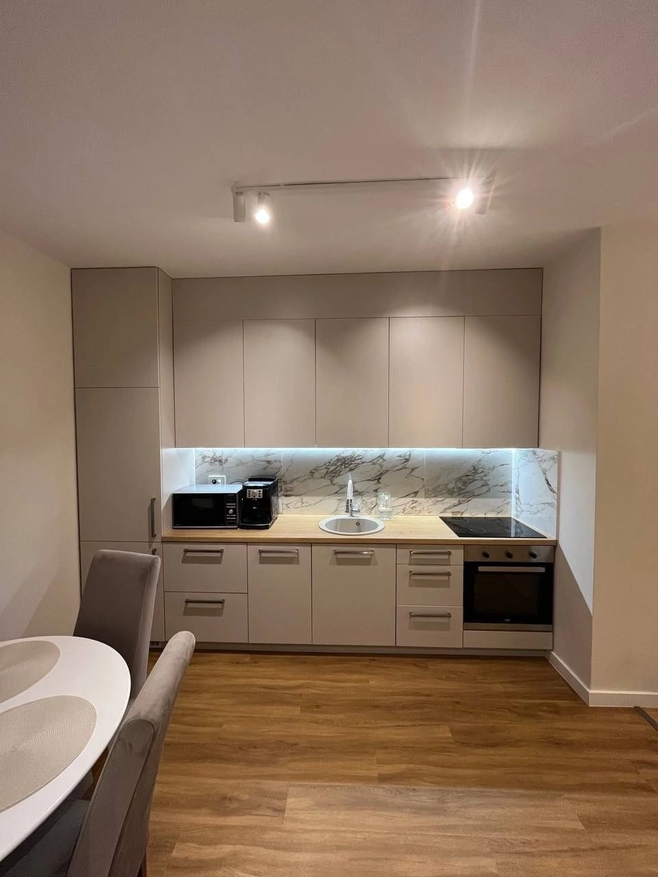 Jednosoban-stan-u-Becicima-Budva-18 Jednosoban stan 51 m² – Bečići, Budva — fotografija 19