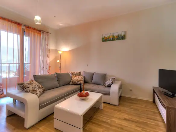 Dvosoban stan 83 m² – Budva — fotografija 2