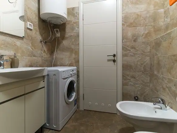 Dvosoban stan 83 m² – Budva — fotografija 11