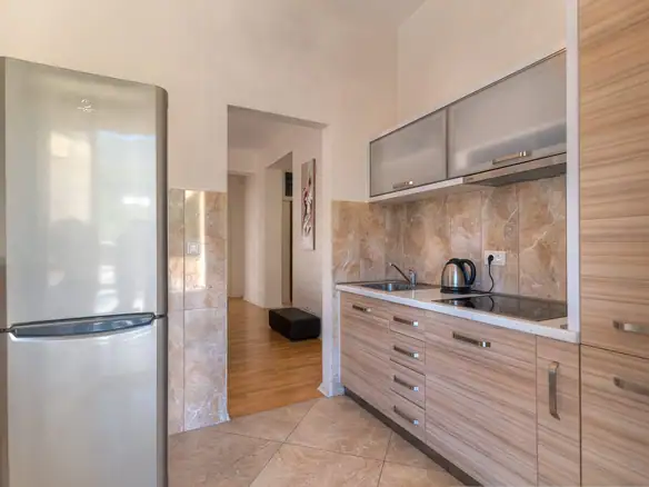 Trosoban stan 189 m² – Budva — fotografija 6