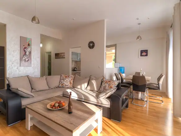 Trosoban stan 189 m² – Budva — fotografija 7