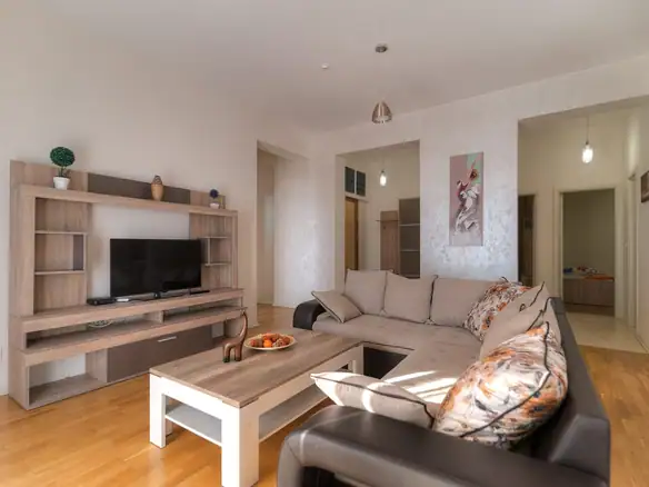 Trosoban stan 189 m² – Budva — fotografija 8