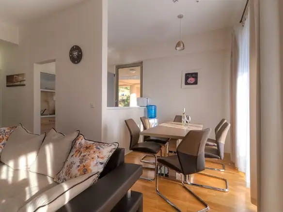 Trosoban stan 189 m² – Budva — fotografija 9