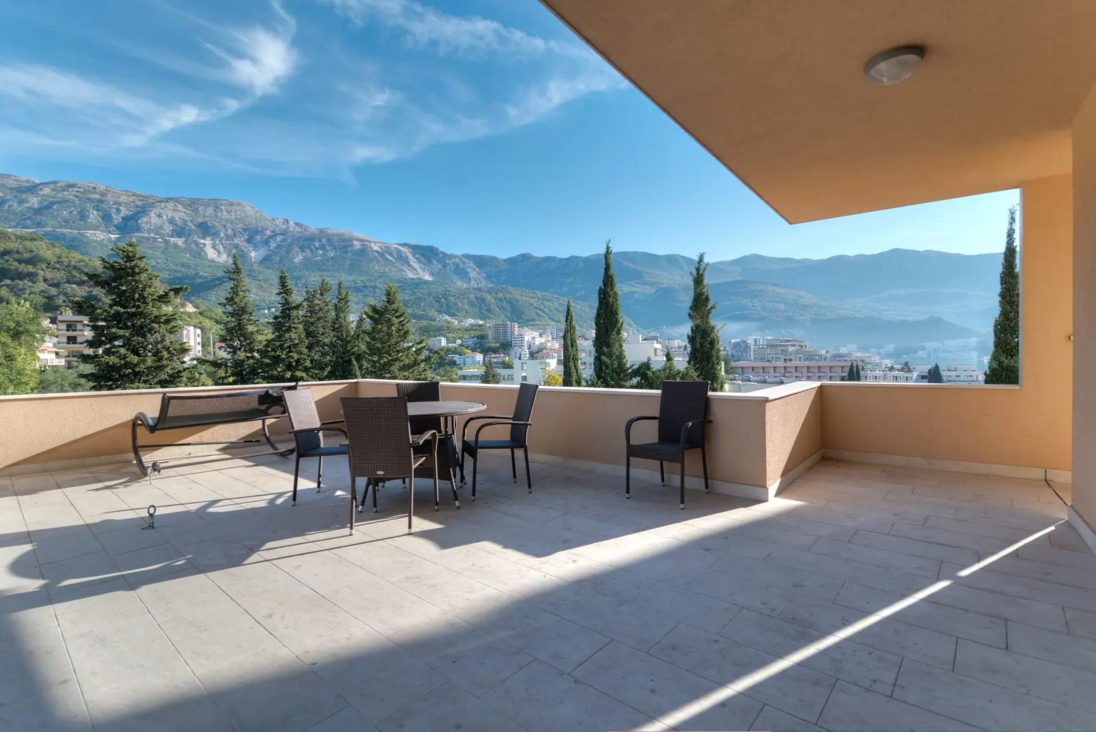 Trosoban stan 189 m² – Budva — fotografija 13