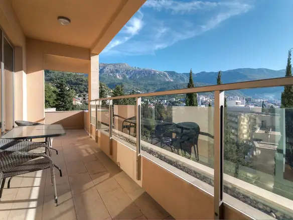 Trosoban stan 189 m² – Budva — fotografija 16