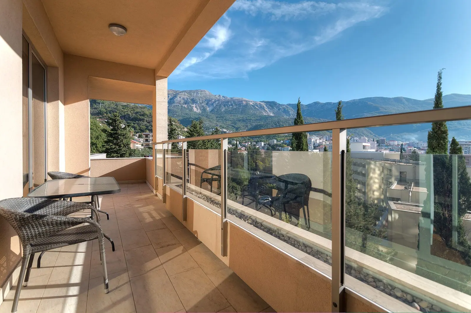 Trosoban stan 189 m² – Budva — fotografija 16