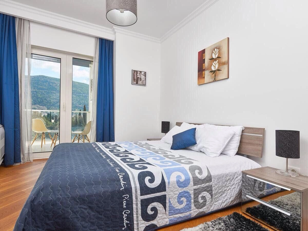 Jednosoban-stan-sa-terasom-i-pogledom-na-more-Tre-Canne-Budva-5 Jednosoban stan 63 m² – Budva — fotografija 6