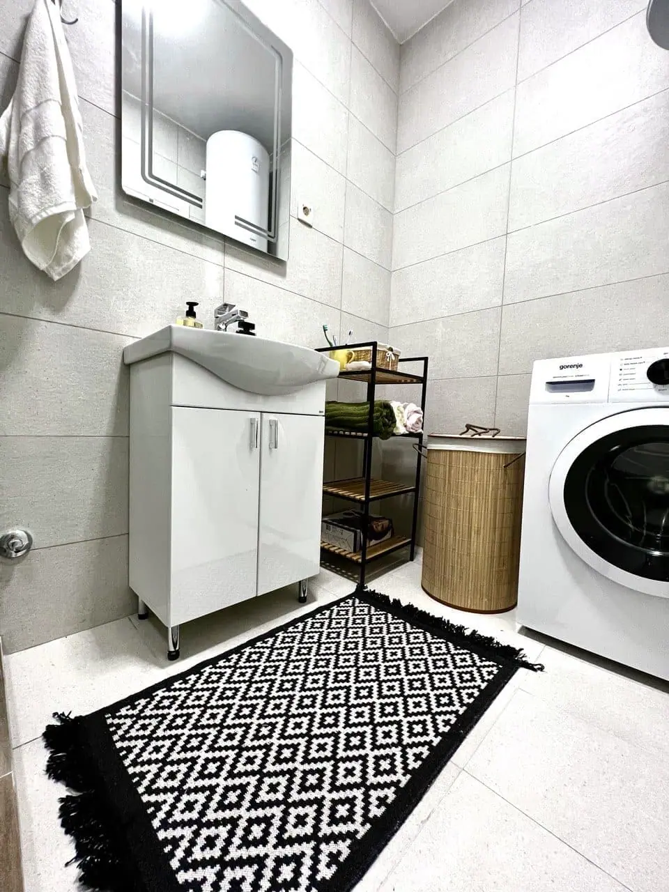 Jednosoban-stan-sa-terasom-u-Budvi-5 Jednosoban stan 43 m² – Budva — fotografija 6