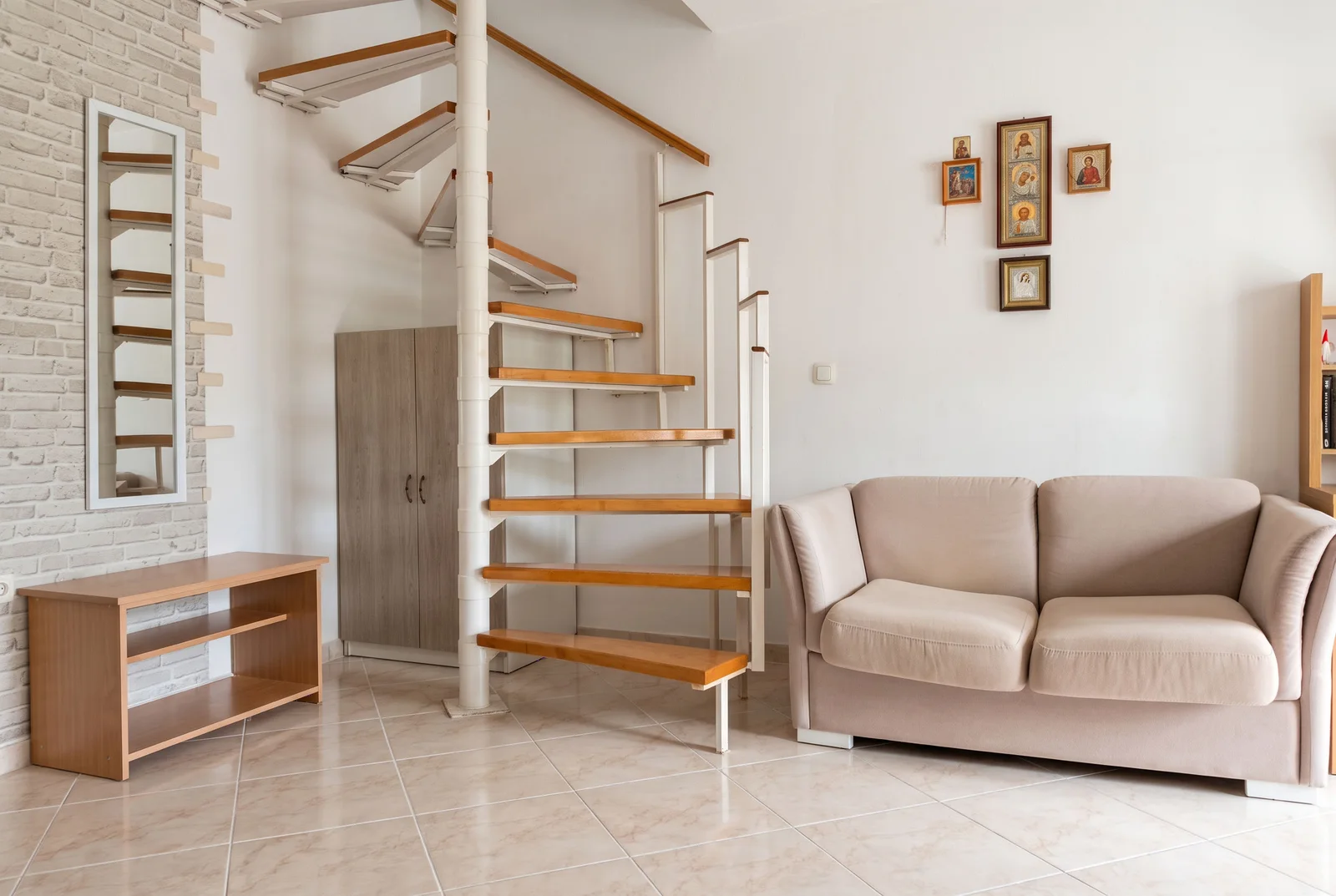 Trosoban-stan-na-prvoj-liniji-u-Rafailovicima-Budva-1 Trosoban stan 63 m² – Rafailovići, Budva — fotografija 2