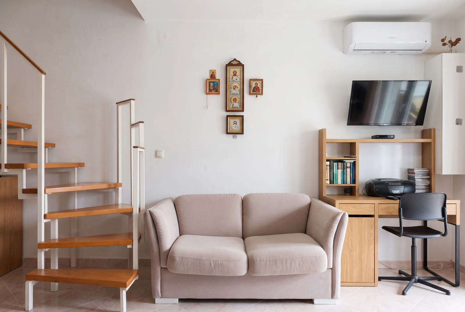 Trosoban-stan-na-prvoj-liniji-u-Rafailovicima-Budva-2 Trosoban stan 63 m² – Rafailovići, Budva — fotografija 3