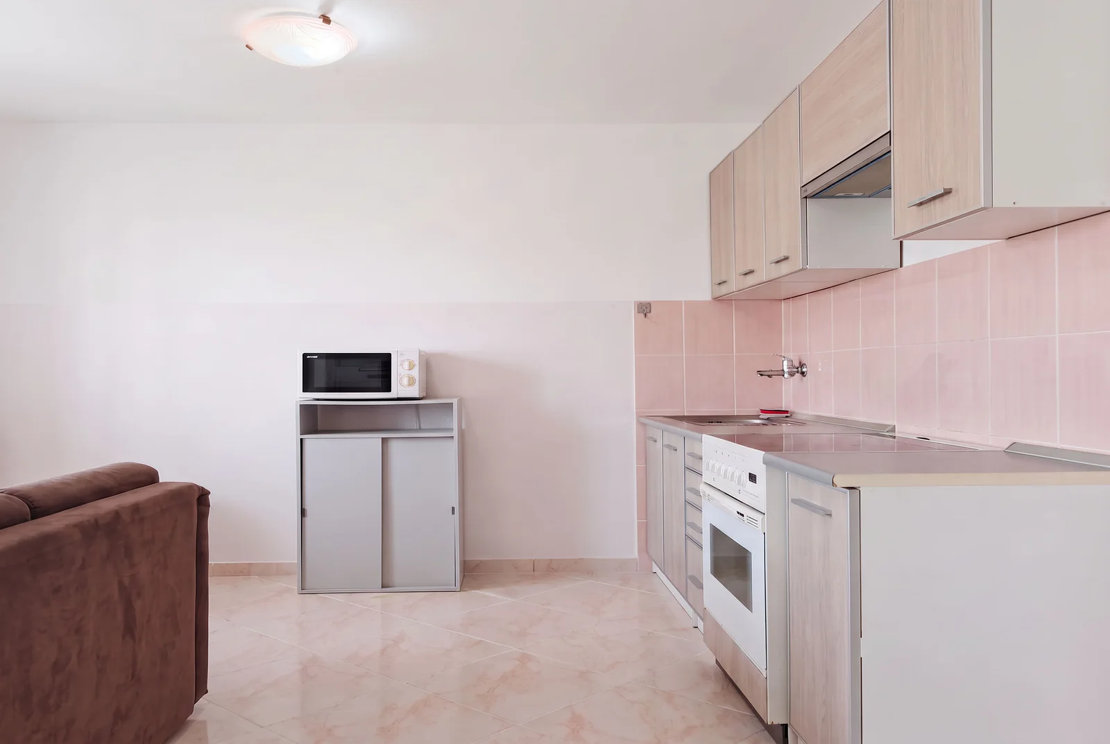 Trosoban-stan-na-prvoj-liniji-u-Rafailovicima-Budva-7 Trosoban stan 63 m² – Rafailovići, Budva — fotografija 8