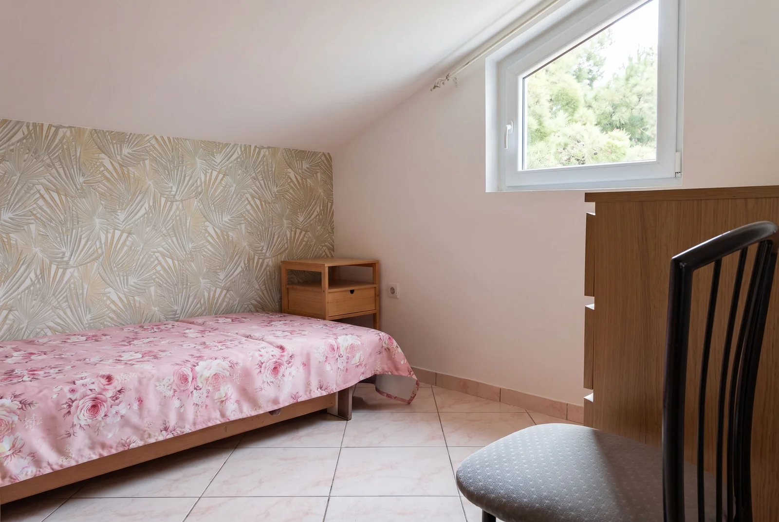 Trosoban-stan-na-prvoj-liniji-u-Rafailovicima-Budva-14 Trosoban stan 63 m² – Rafailovići, Budva — fotografija 15
